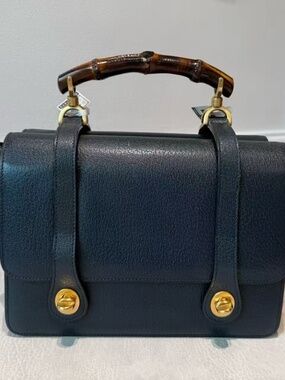 N16 Pre-Owned Gucci Navy Leather Bamboo Messager bag / Belt Missing